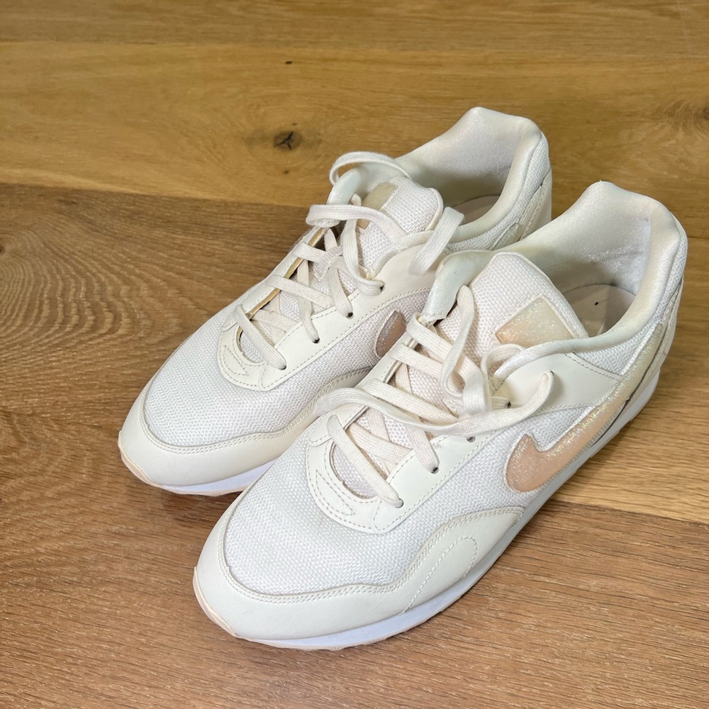 Nike Outburst Jelly Puff Pale Ivory Women's
